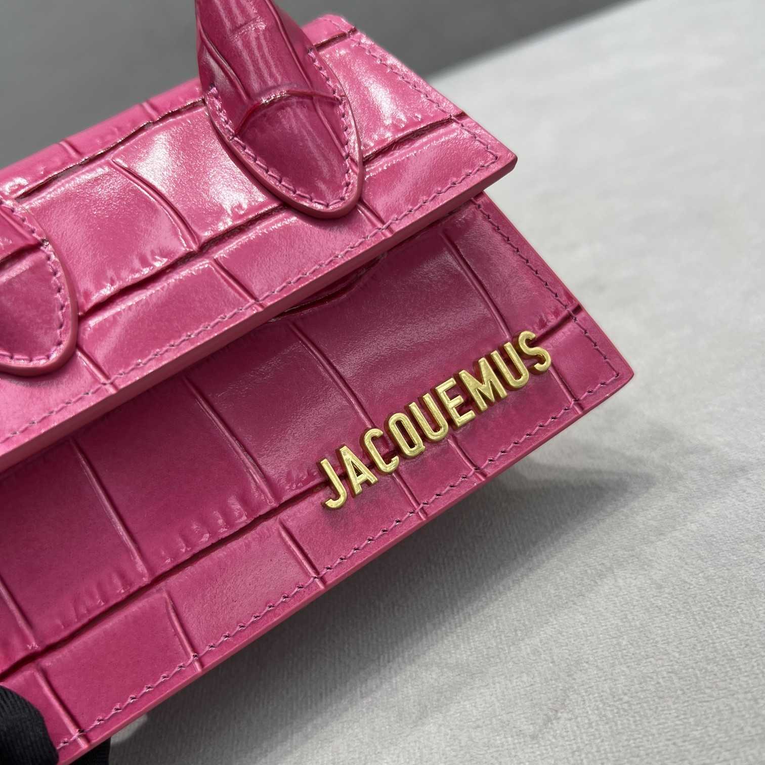 Jacquemus Le Chiquito Signature Mini Handbag(12-8-5cm) - DesignerGu