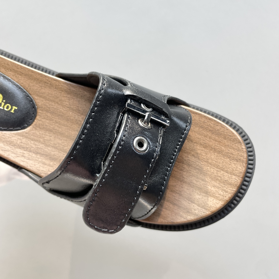 Dior Diorquake Strap Slide - DesignerGu