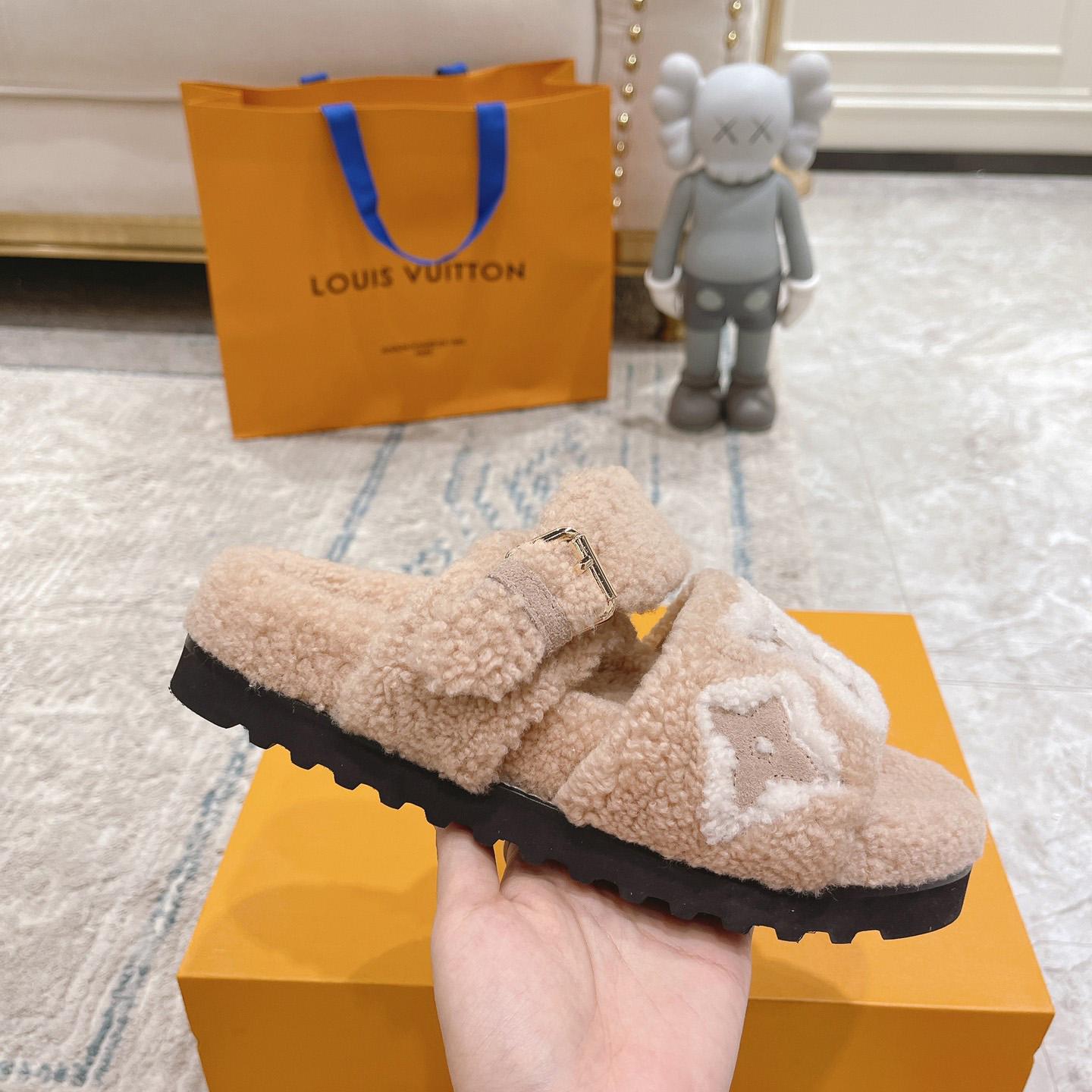 Louis Vuitton  Paseo Flat Comfort Mule - DesignerGu