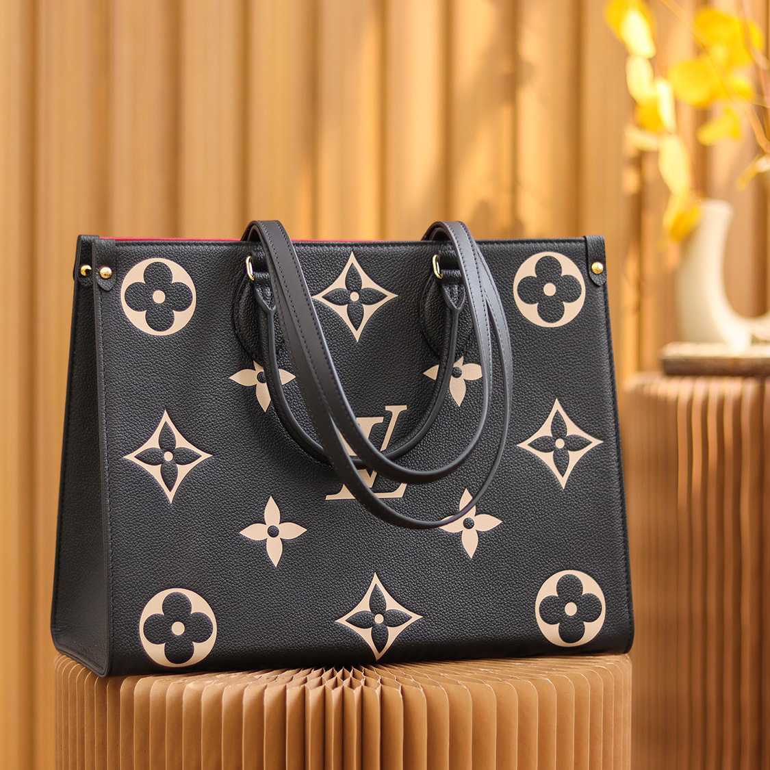 Louis Vuitton OnTheGo MM Tote Bag(35-27-14cm)   M45495 - DesignerGu