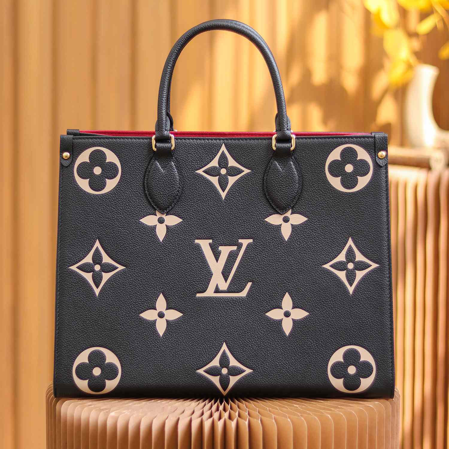 Louis Vuitton OnTheGo MM Tote Bag(35-27-14cm)   M45495 - DesignerGu