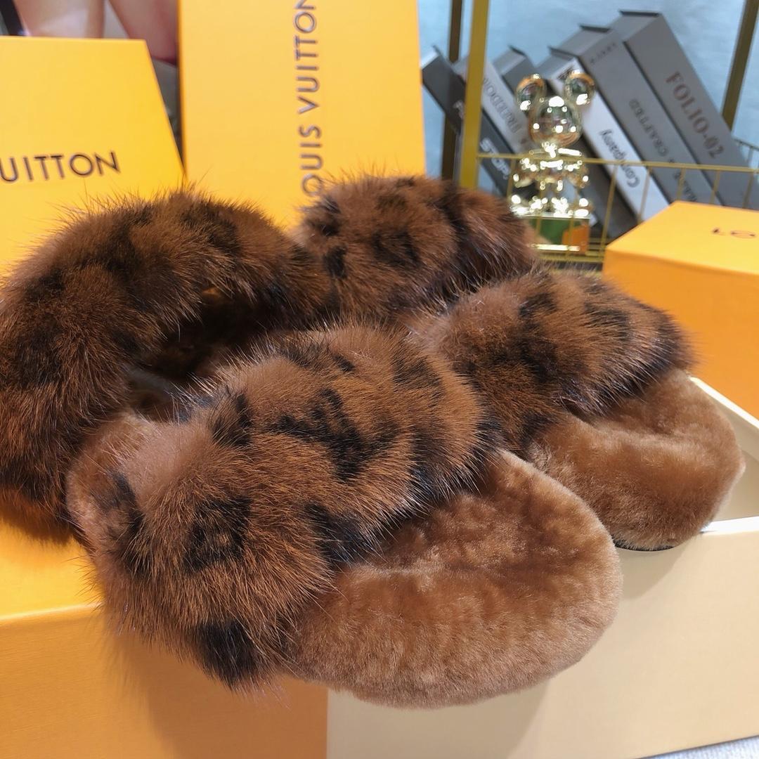 Louis Vuitton Mink Fur Bom Dia Slippers  - DesignerGu