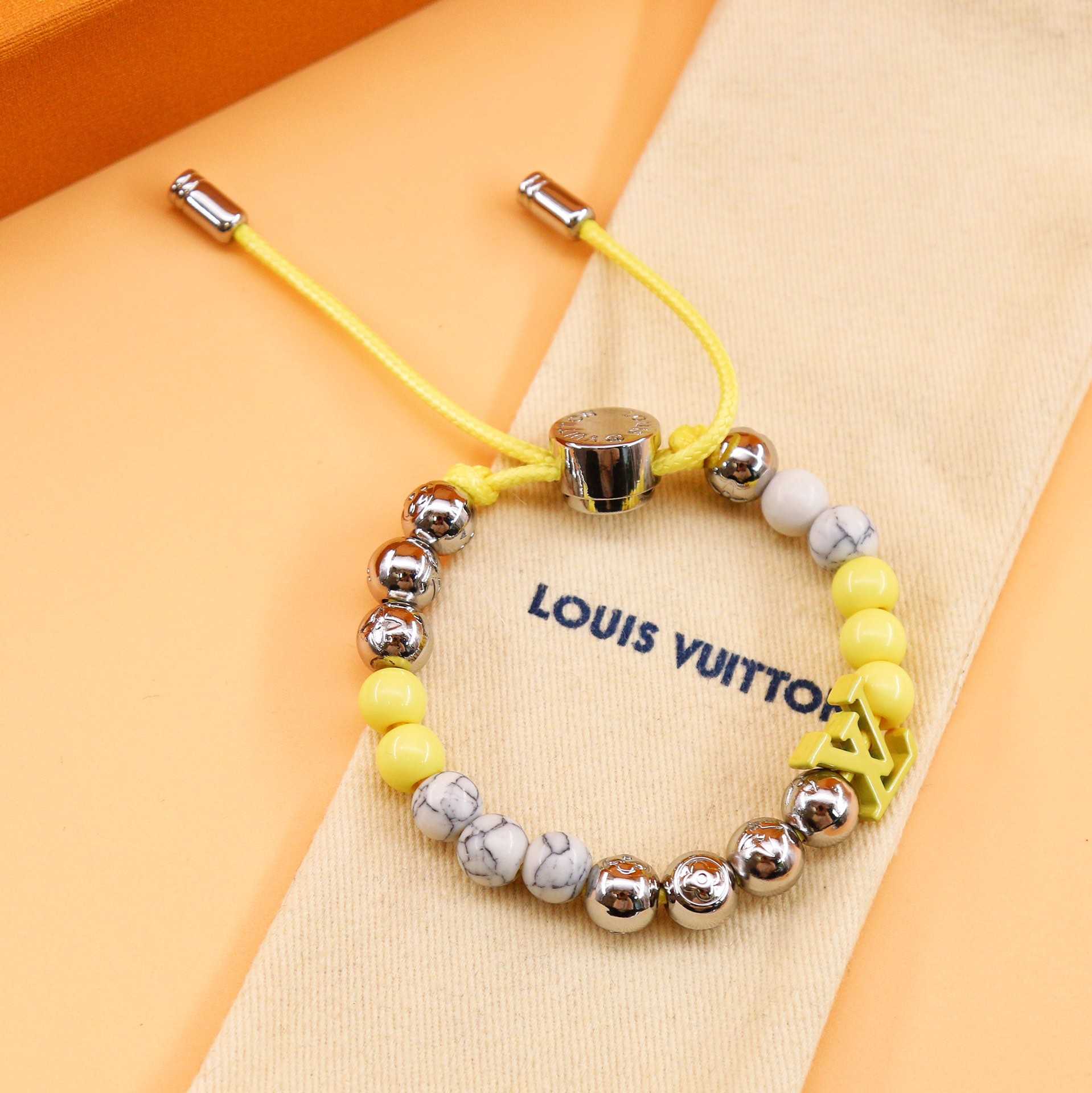 Louis Vuitton Monogram Beads Bracelet   M00510 - DesignerGu