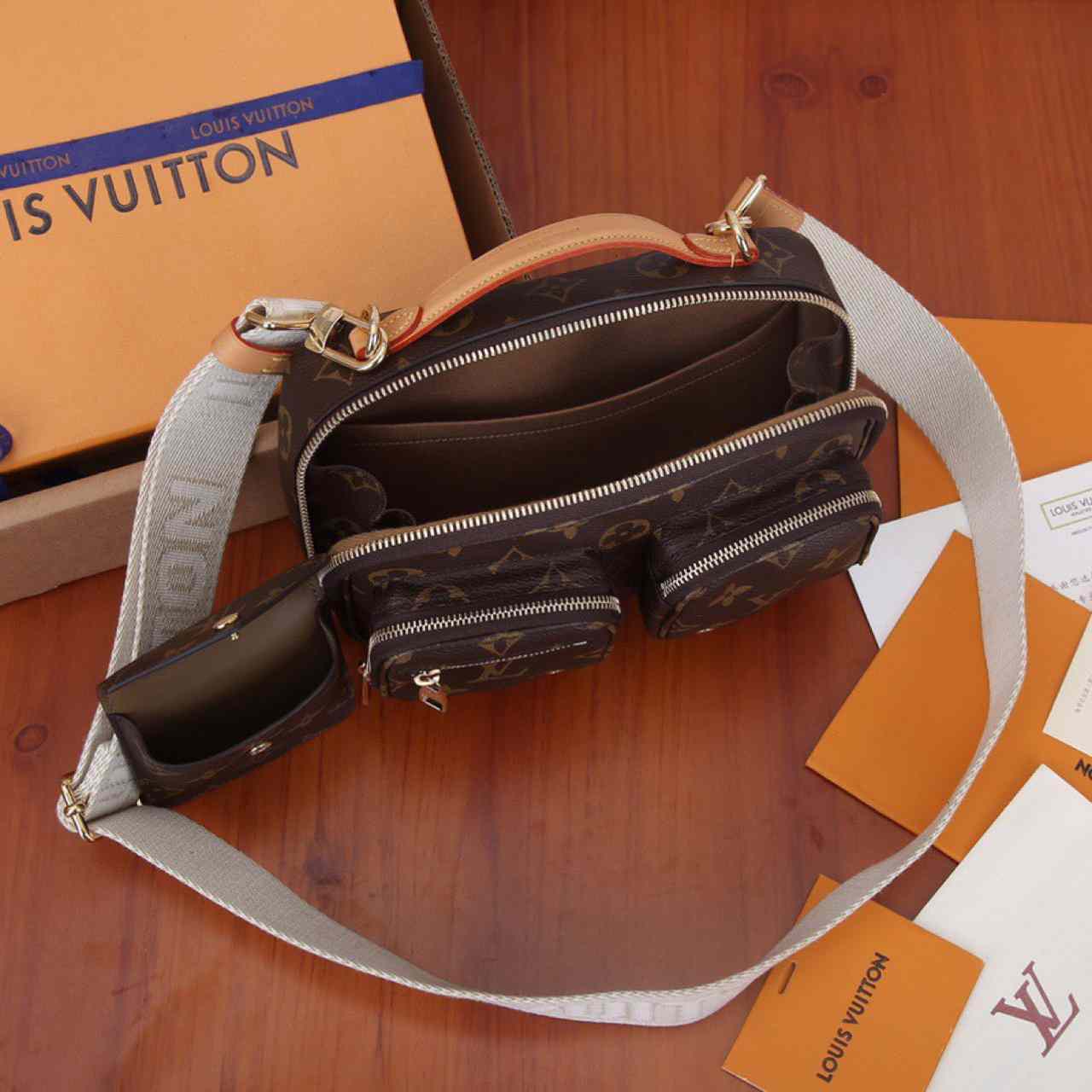 Louis Vuitton Utility Crossbody(18-11-10cm)   M80446 - DesignerGu