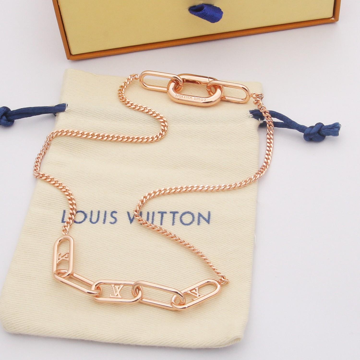 Louis Vuitton Mini Signature Chain Necklace   M00324 - DesignerGu