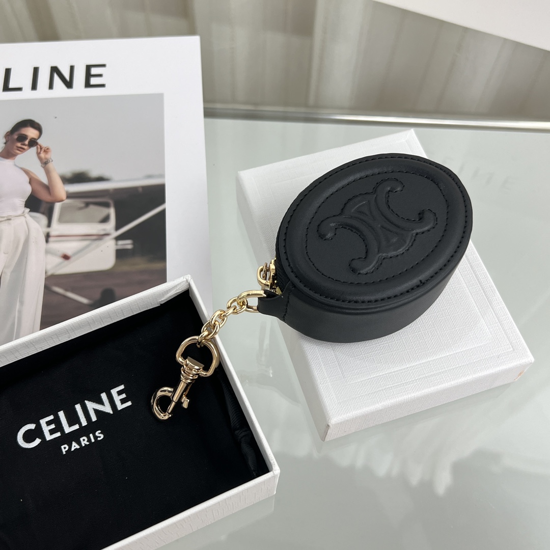 Celine Purse With Hook Cuir Triomphe In Smooth Calfskin  - DesignerGu