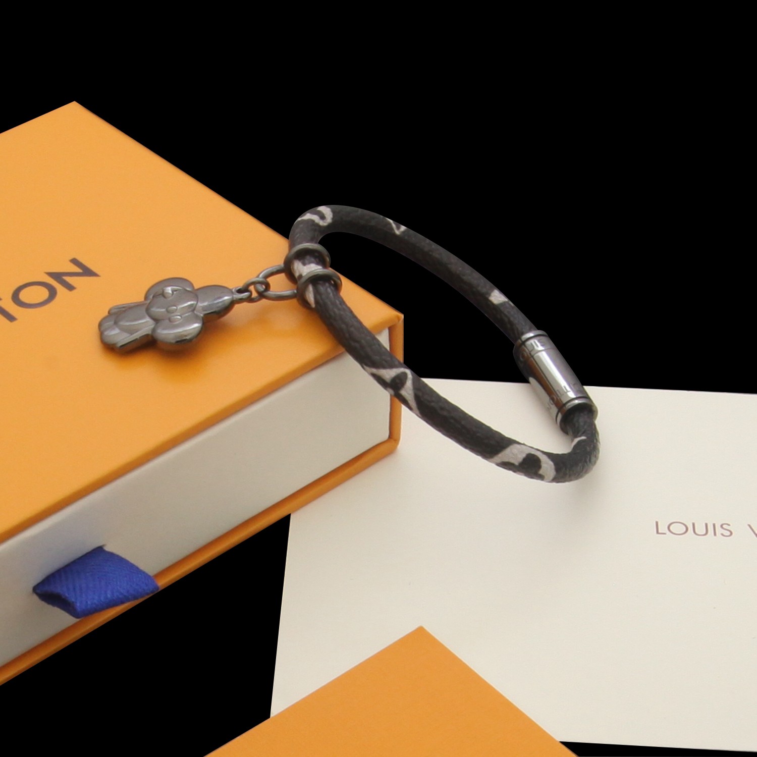 Louis Vuitton Bracelet Hang It      M8002E - DesignerGu