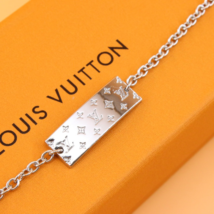 Louis Vuitton Monogram Bold Bracelet   M00681 - DesignerGu