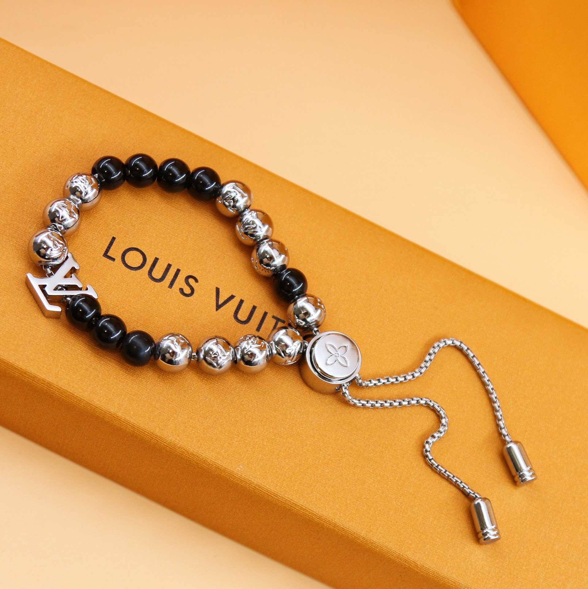 Louis Vuitton Monogram Beads Bracelet   M00512 - DesignerGu