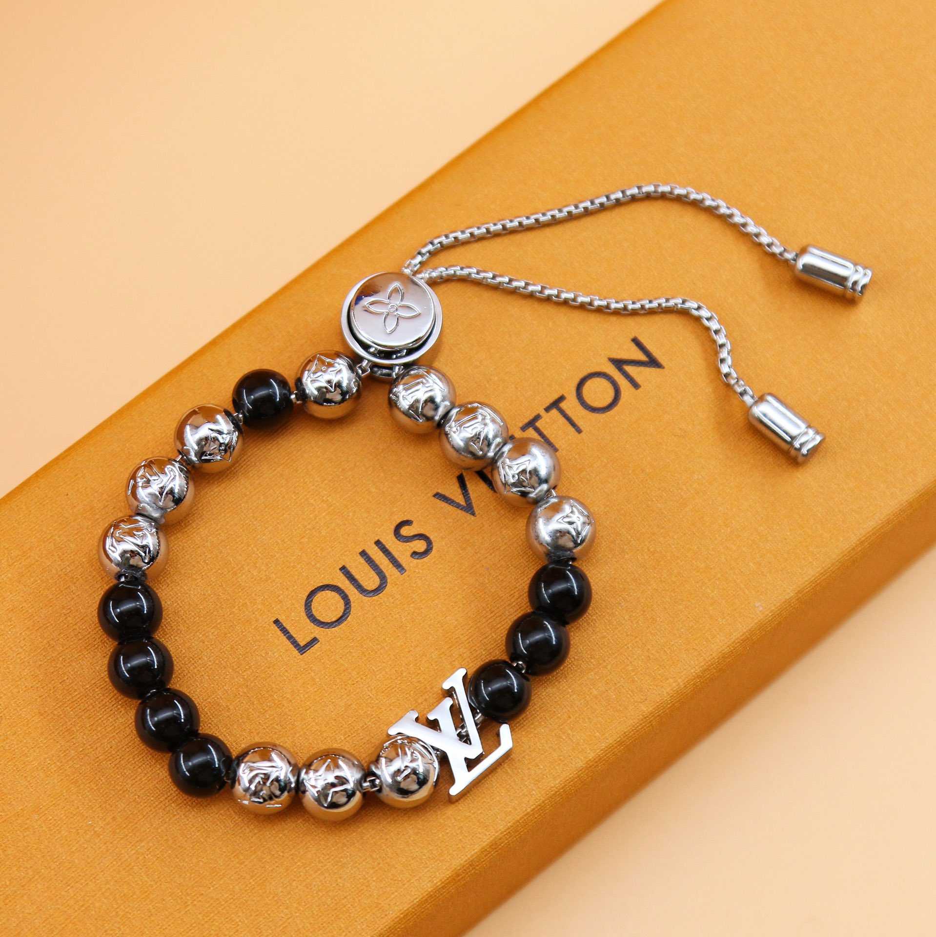 Louis Vuitton Monogram Beads Bracelet   M00512 - DesignerGu