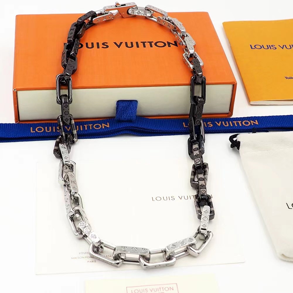 Louis Vuitton Monogram Chain Necklace    M00677 - DesignerGu