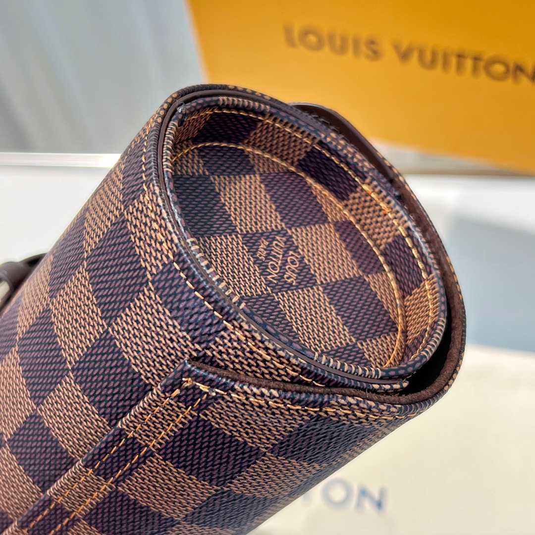 Louis Vuitton  3 Watch Case    - DesignerGu