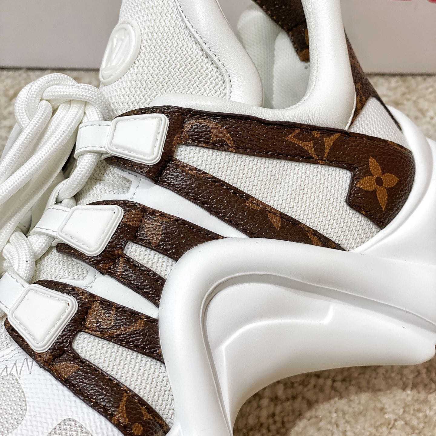 Louis Vuitton LV Archlight Sneaker      (upon uk size) - DesignerGu