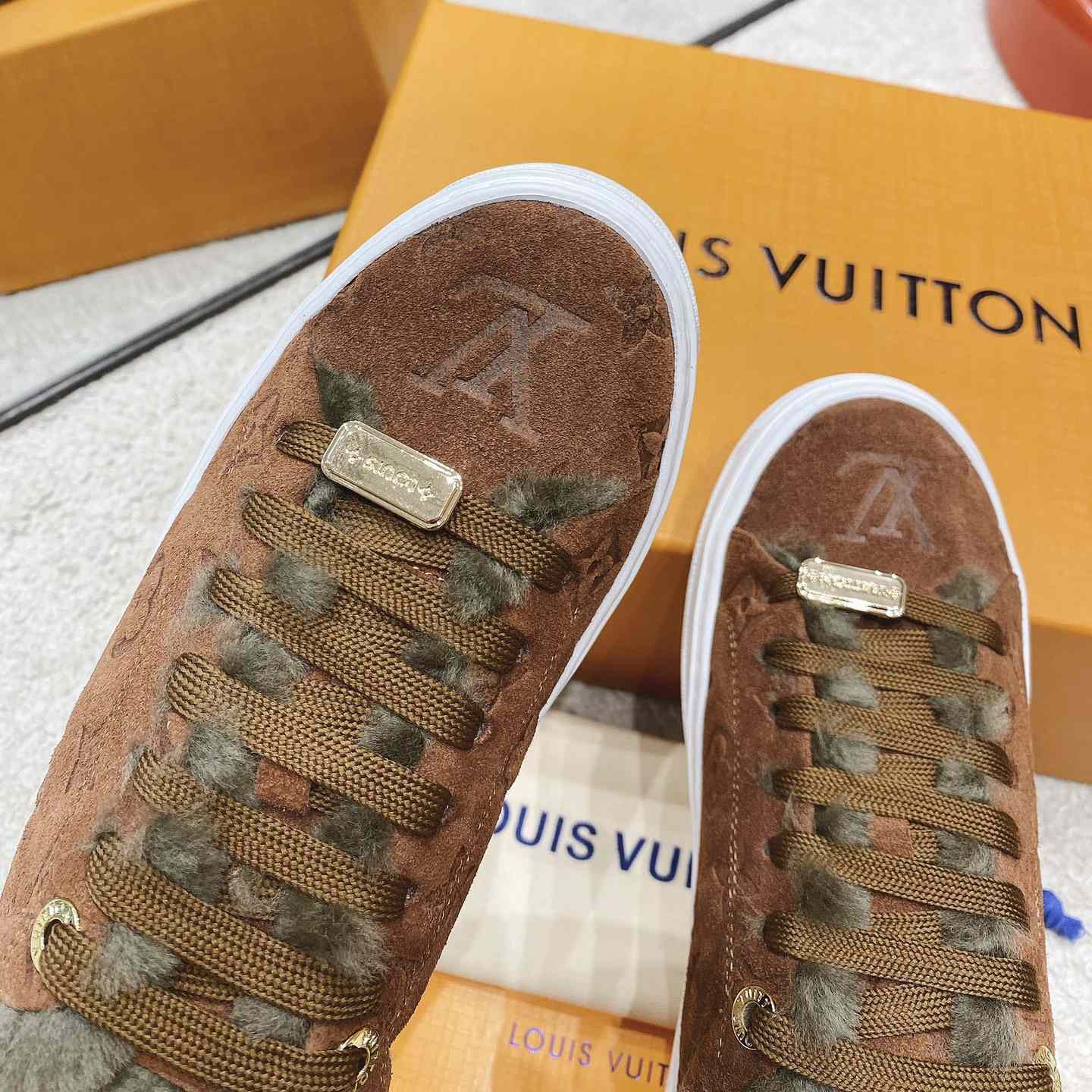 Louis Vuitton Time Out Sneakers - DesignerGu