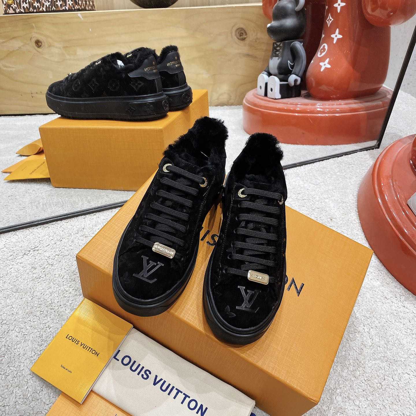 Louis Vuitton Time Out Sneakers - DesignerGu