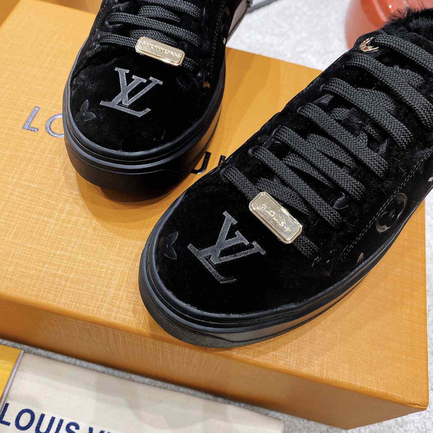 Louis Vuitton Time Out Sneakers - DesignerGu