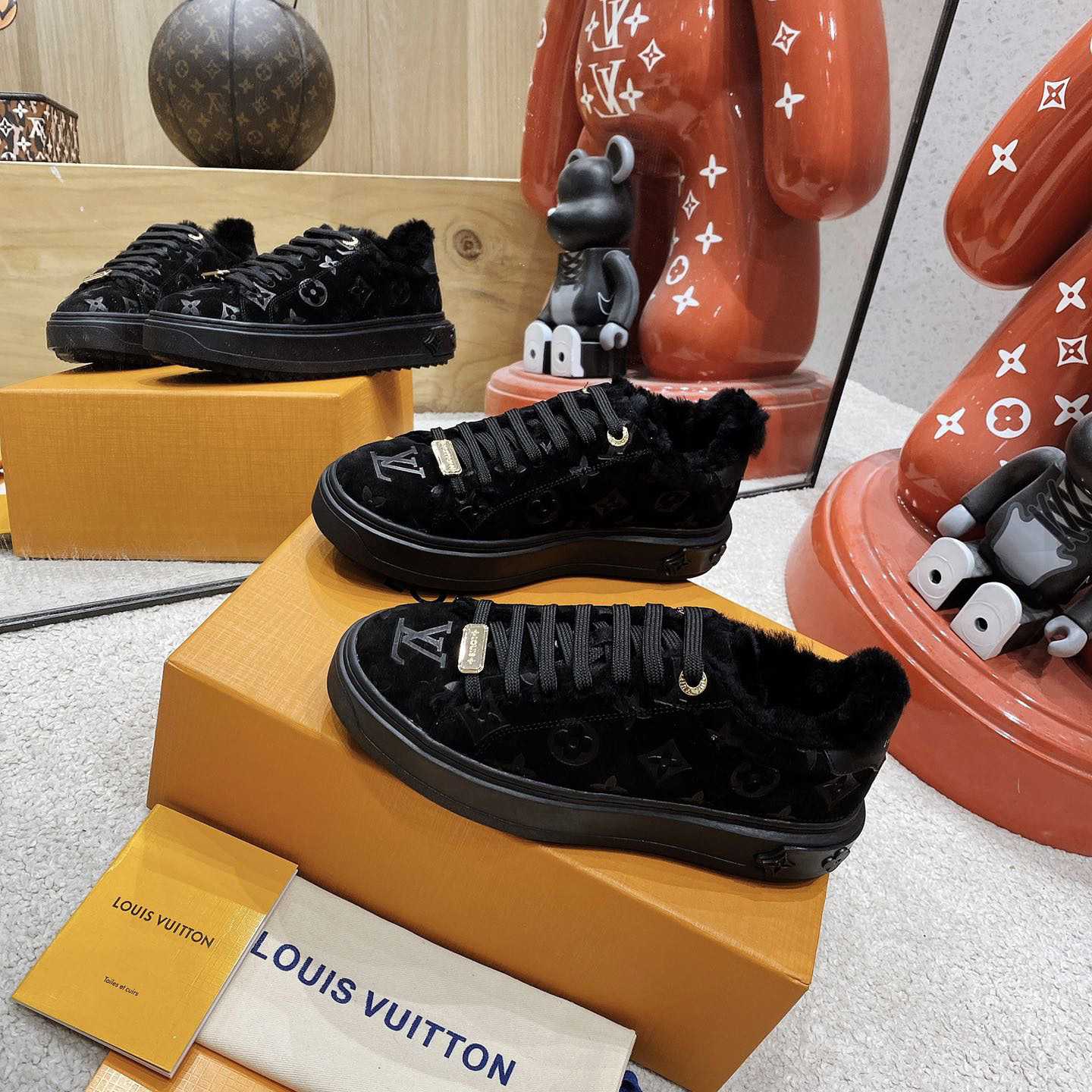 Louis Vuitton Time Out Sneakers - DesignerGu