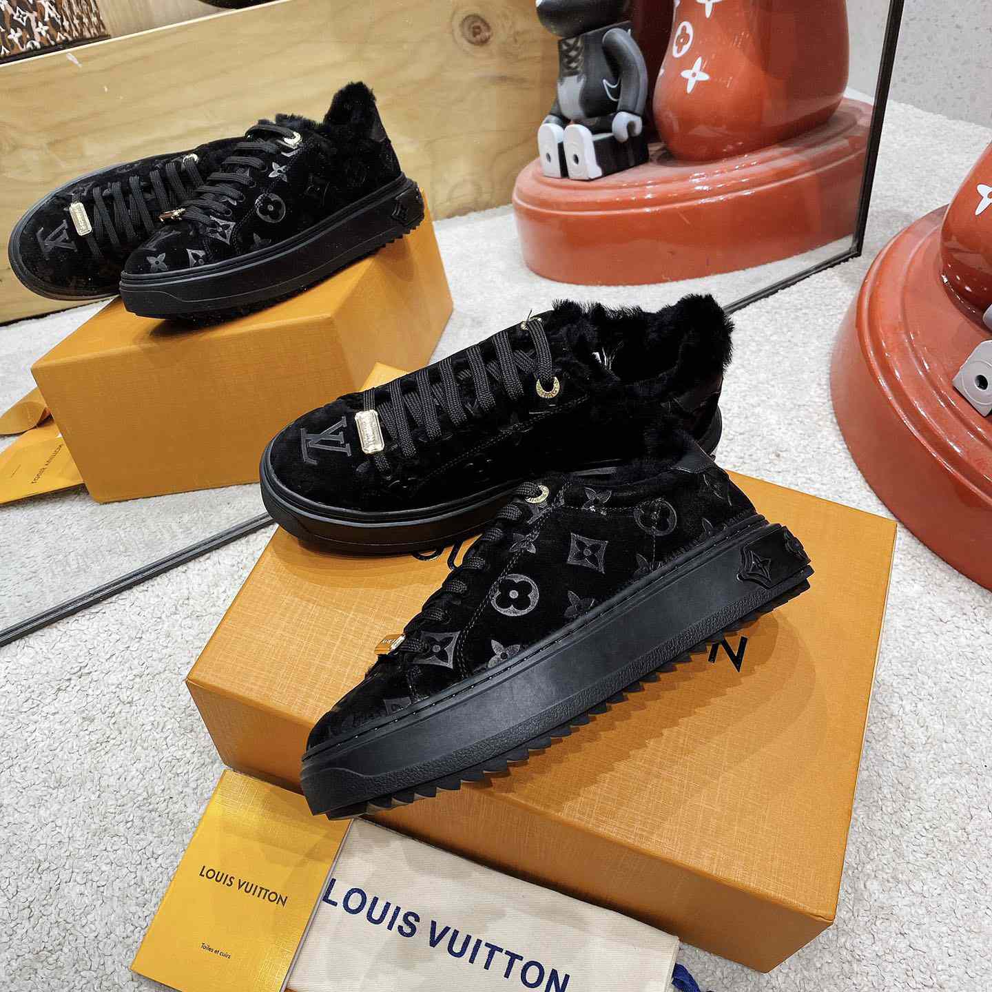 Louis Vuitton Time Out Sneakers - DesignerGu