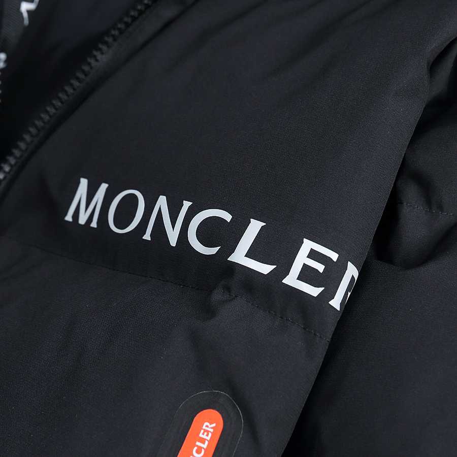 Moncler Short Down Jacket - DesignerGu