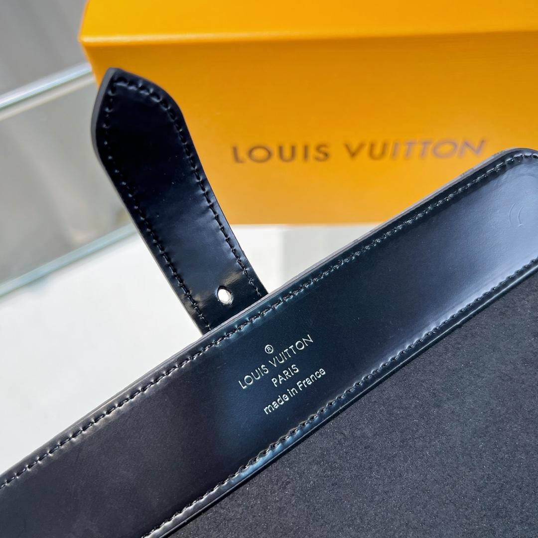 Louis Vuitton  3 Watch Case    - DesignerGu