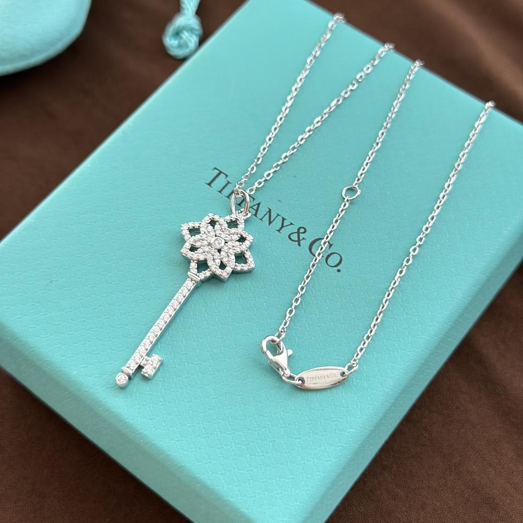 Tiffany&CO Knot Key Pendant - DesignerGu