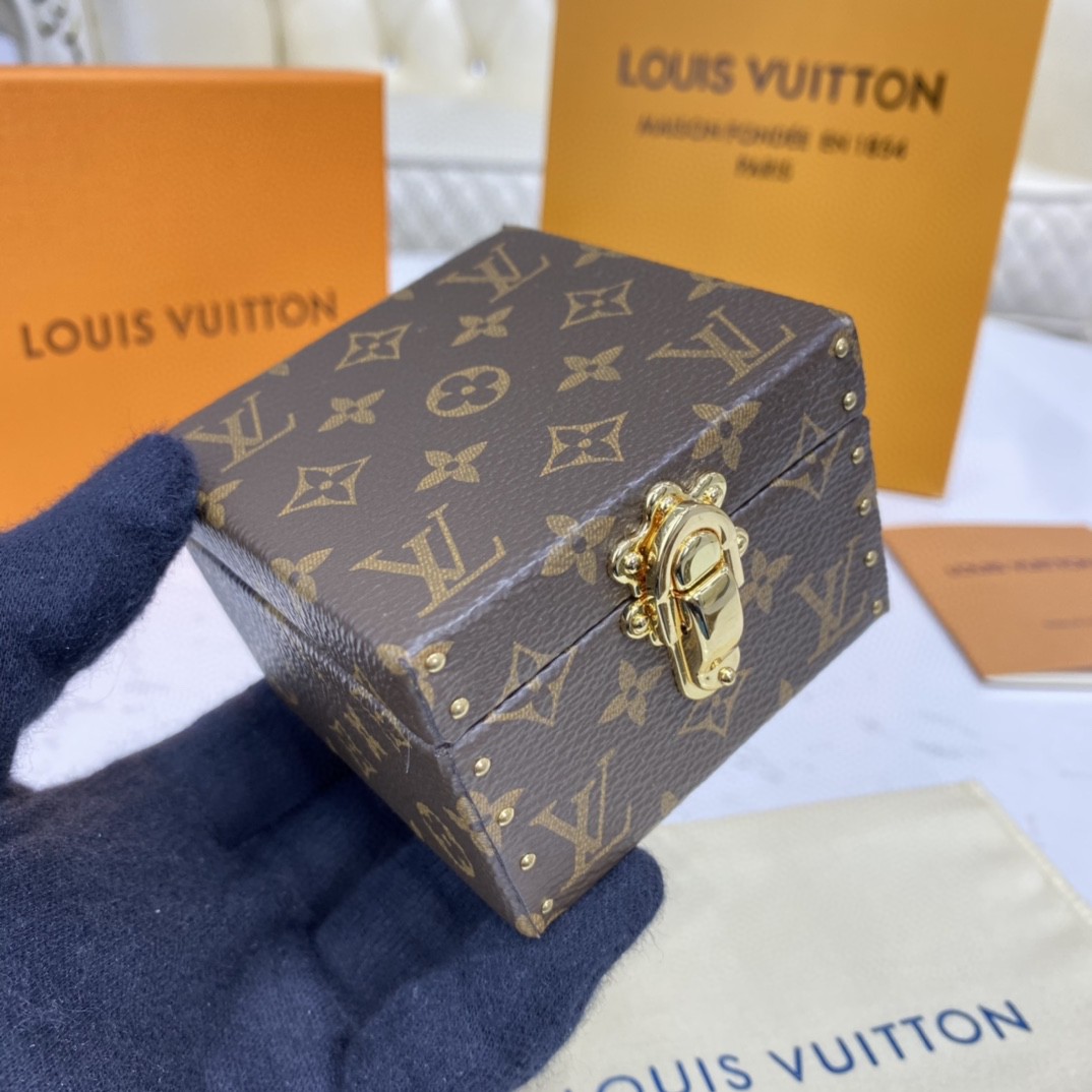 Louis Vuitton Hard Sided Trunk Ring Box(7.5-7.5-5cm) - DesignerGu