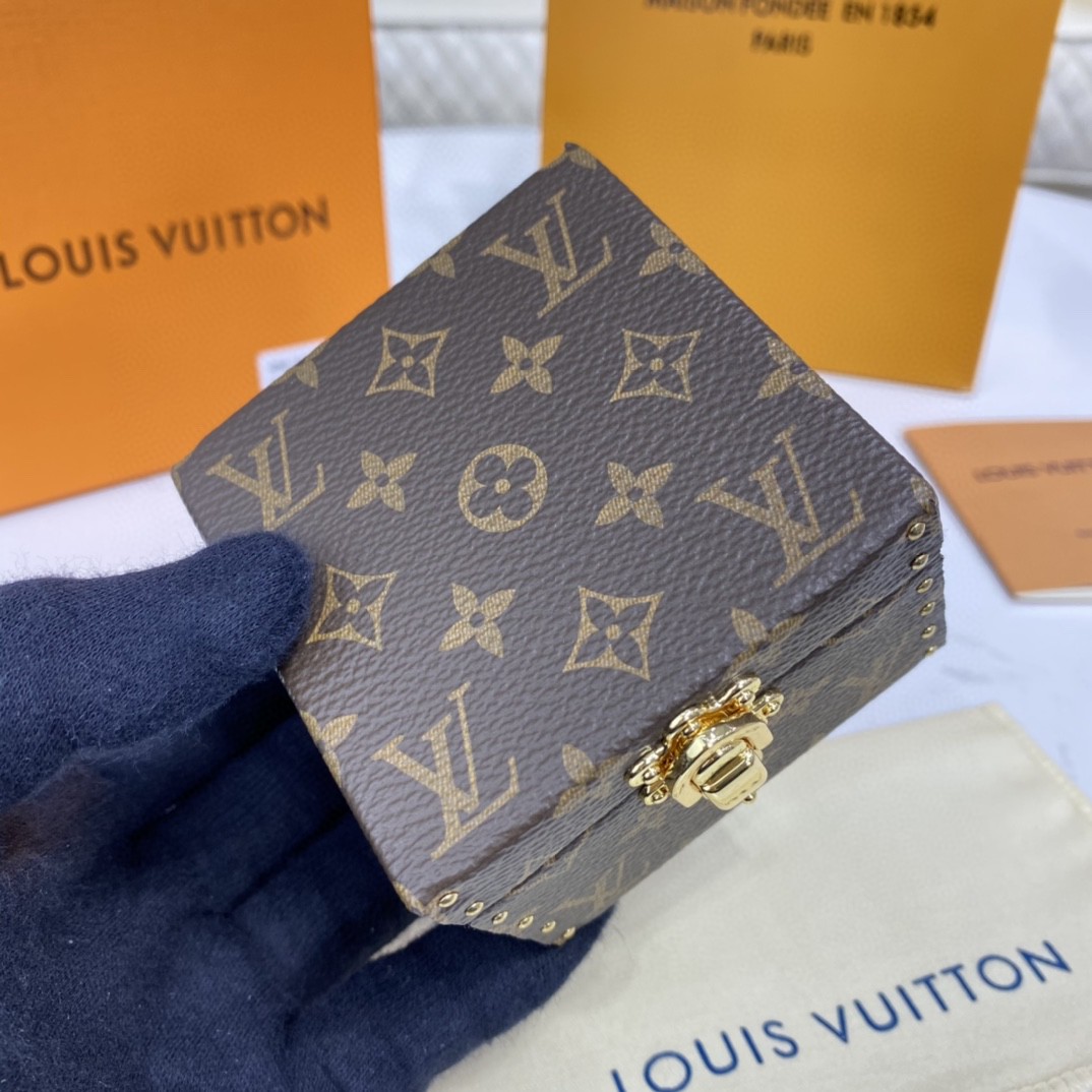 Louis Vuitton Hard Sided Trunk Ring Box(7.5-7.5-5cm) - DesignerGu