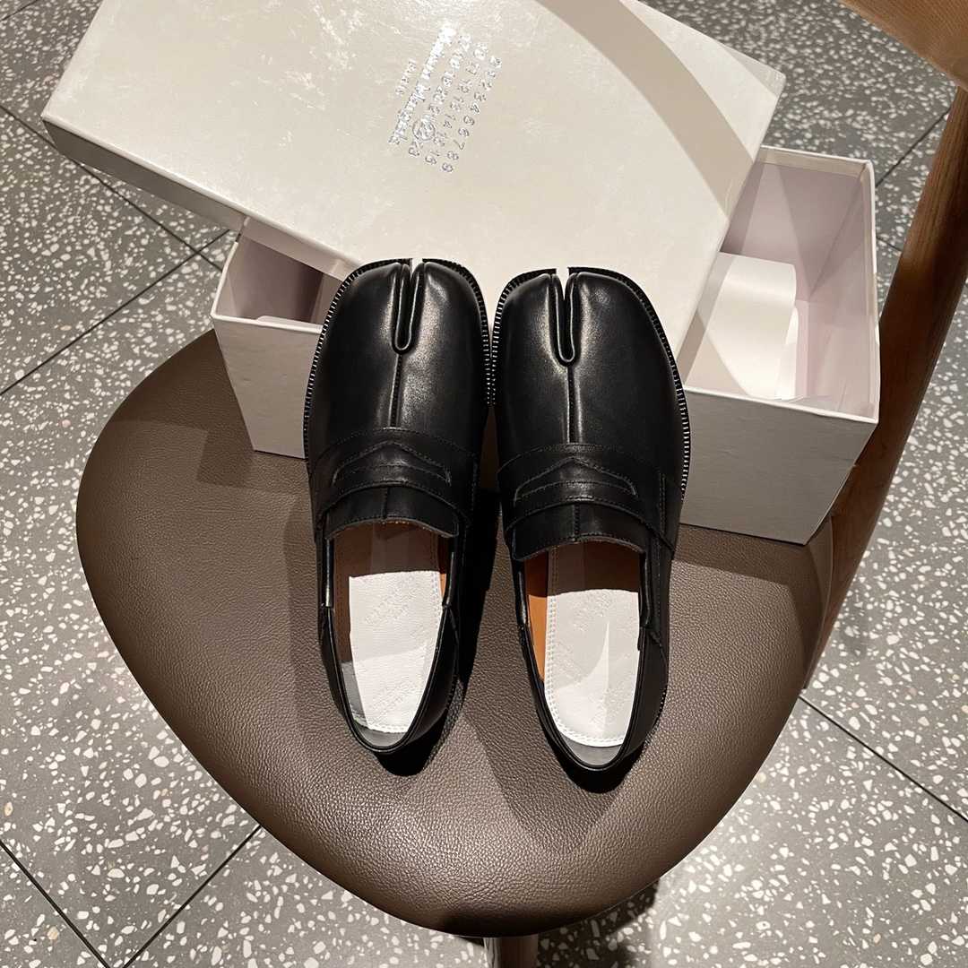 Maison Margiela Tabi Loafers - DesignerGu