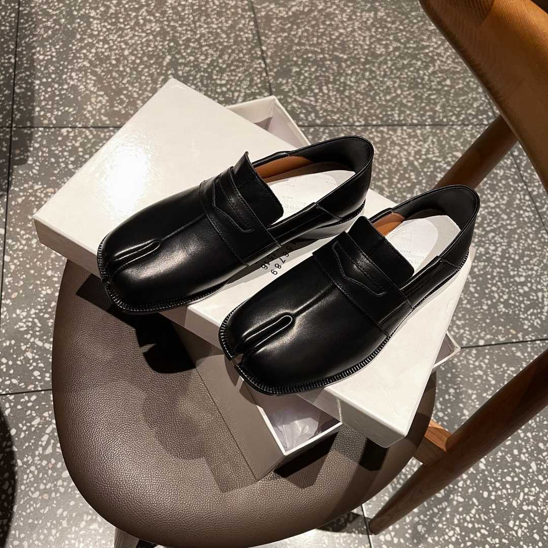 Maison Margiela Tabi Loafers - DesignerGu