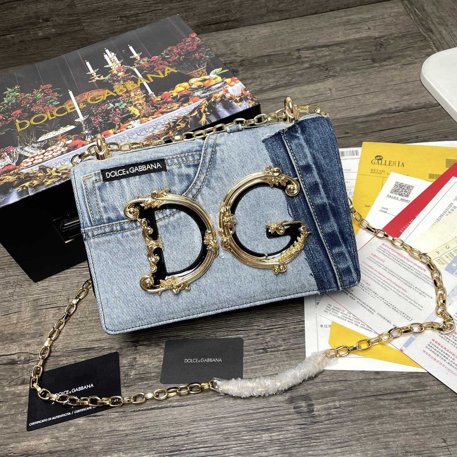 Dolce & Gabbana DG Girls Mini Shoulder Bag(23-17-6.5cm) - DesignerGu