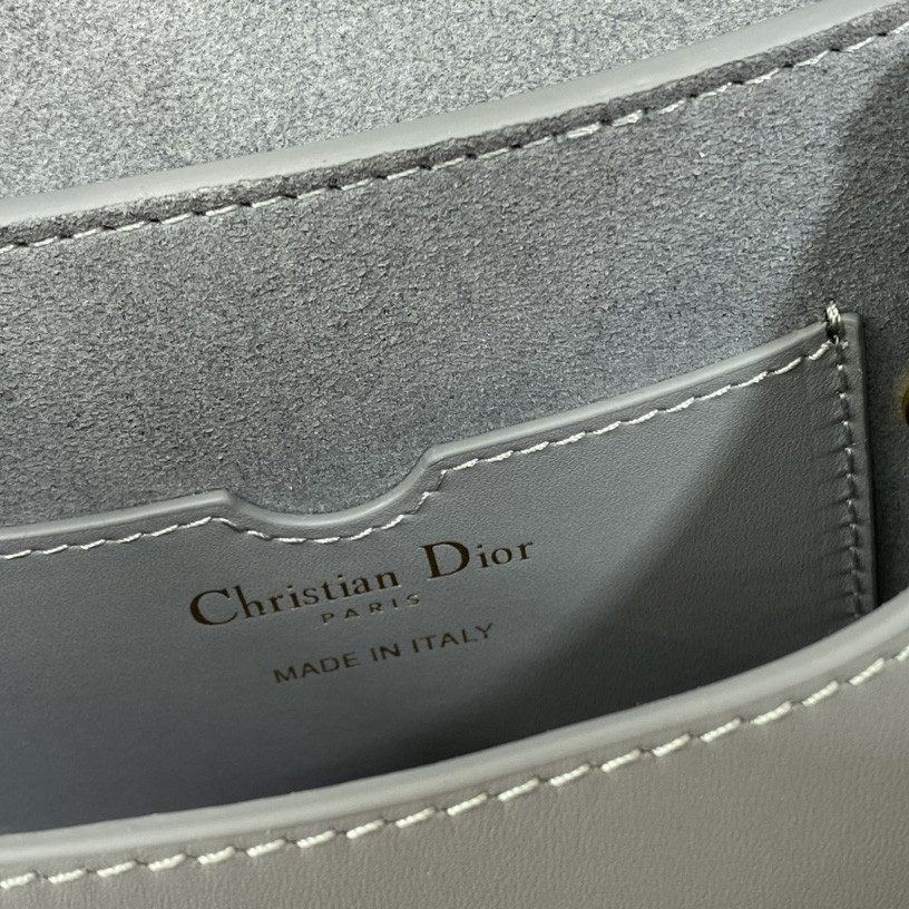 Dior Small Dior Bobby Bag(18-14-5cm) - DesignerGu