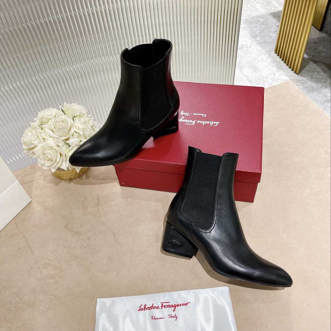 Ferragamo Leather Ankle Boot - DesignerGu