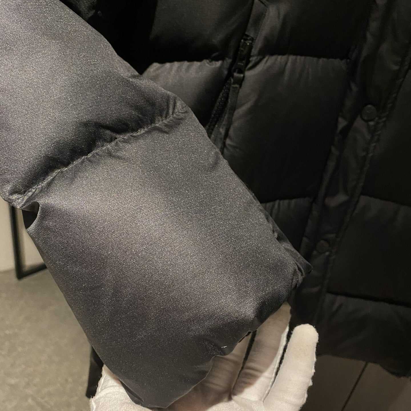 The North Face Embroidered-Logo Padded Coat - DesignerGu