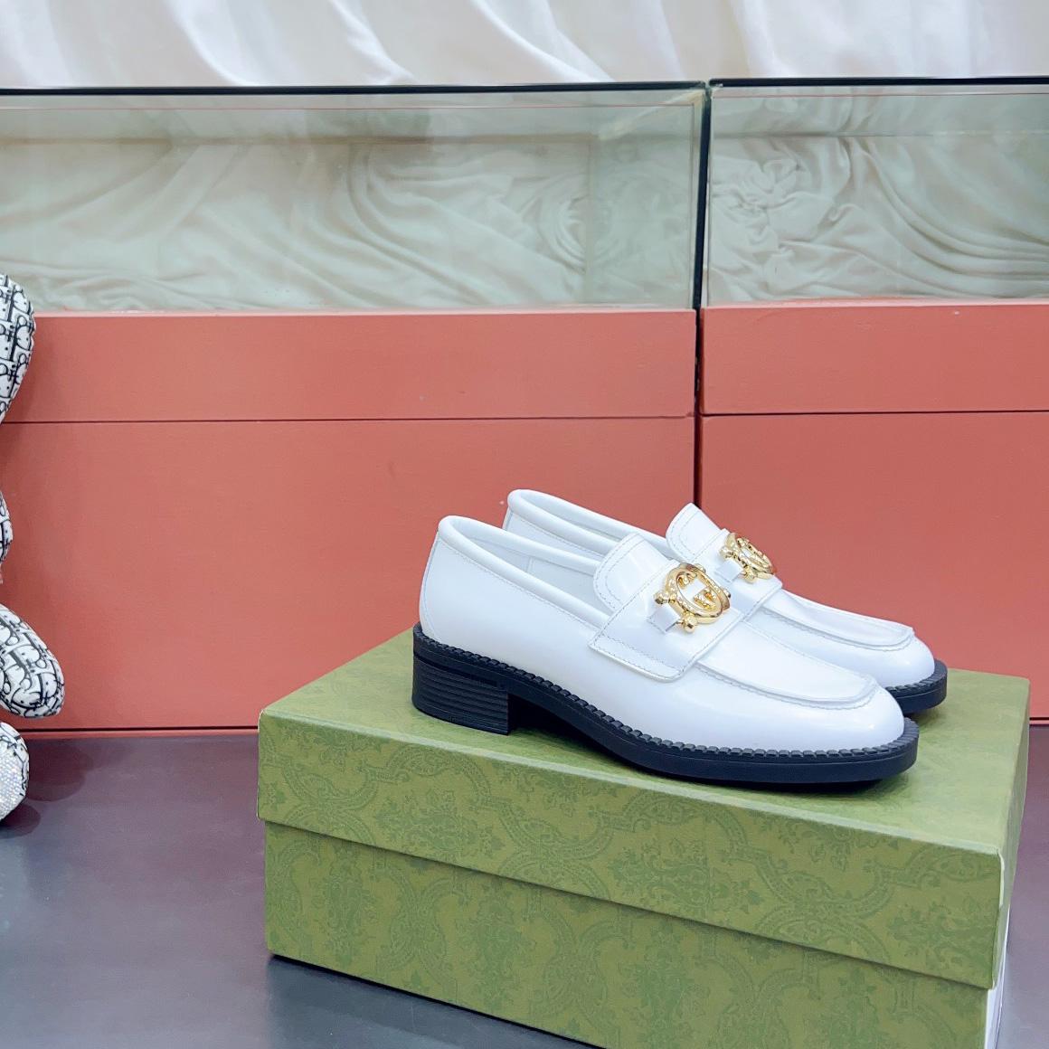 Gucci Women's Loafer With Interlocking G - DesignerGu