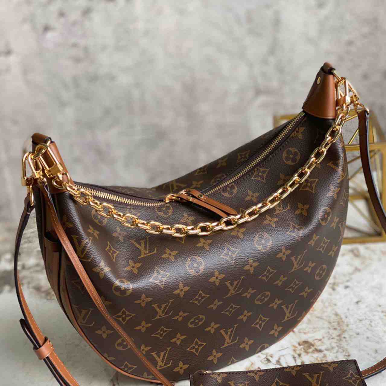 Louis Vuitton Loop Hobo(38-30-10cm)     M46311 - DesignerGu