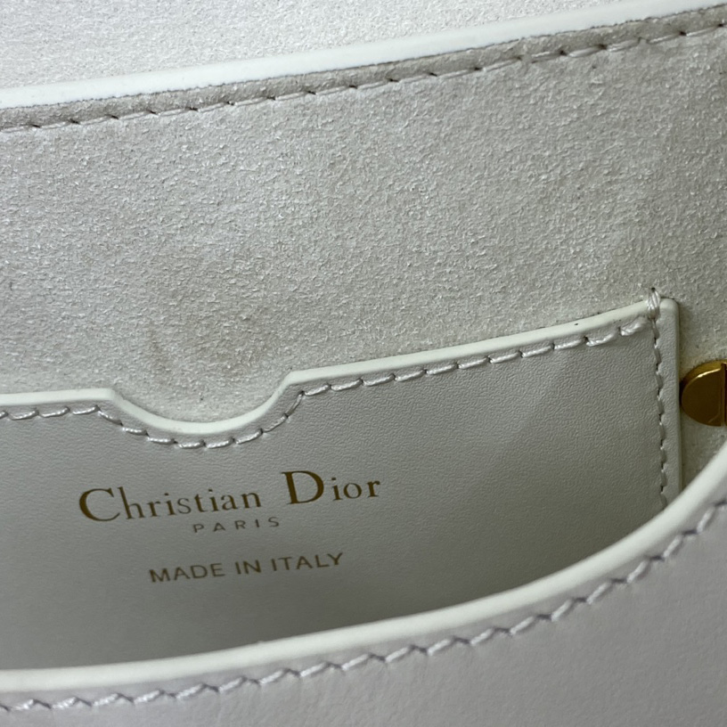 Dior Small Dior Bobby Bag(18-14-5cm) - DesignerGu