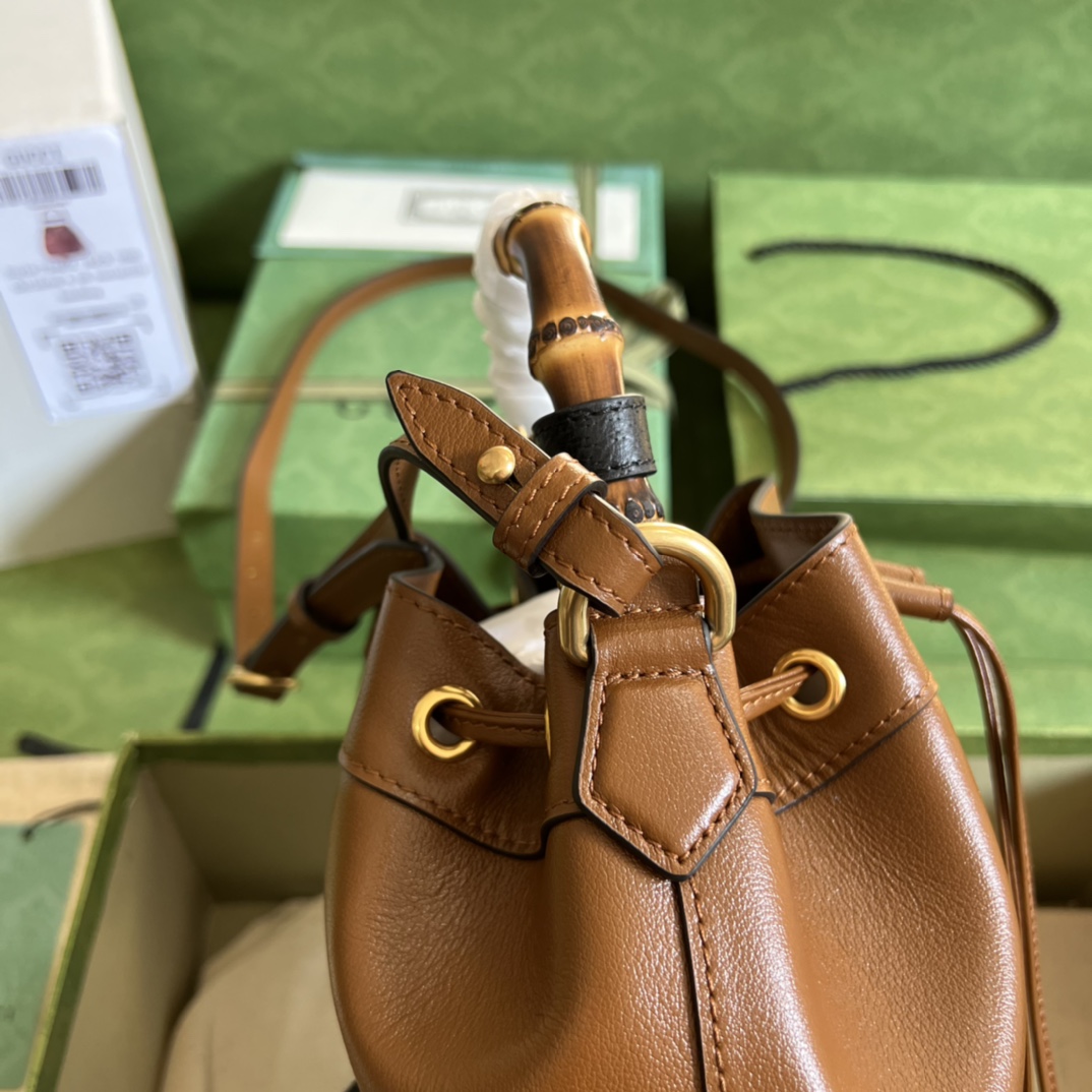 Gucci Diana Small Bucket Bag (23.5-38-10.5cm) - DesignerGu