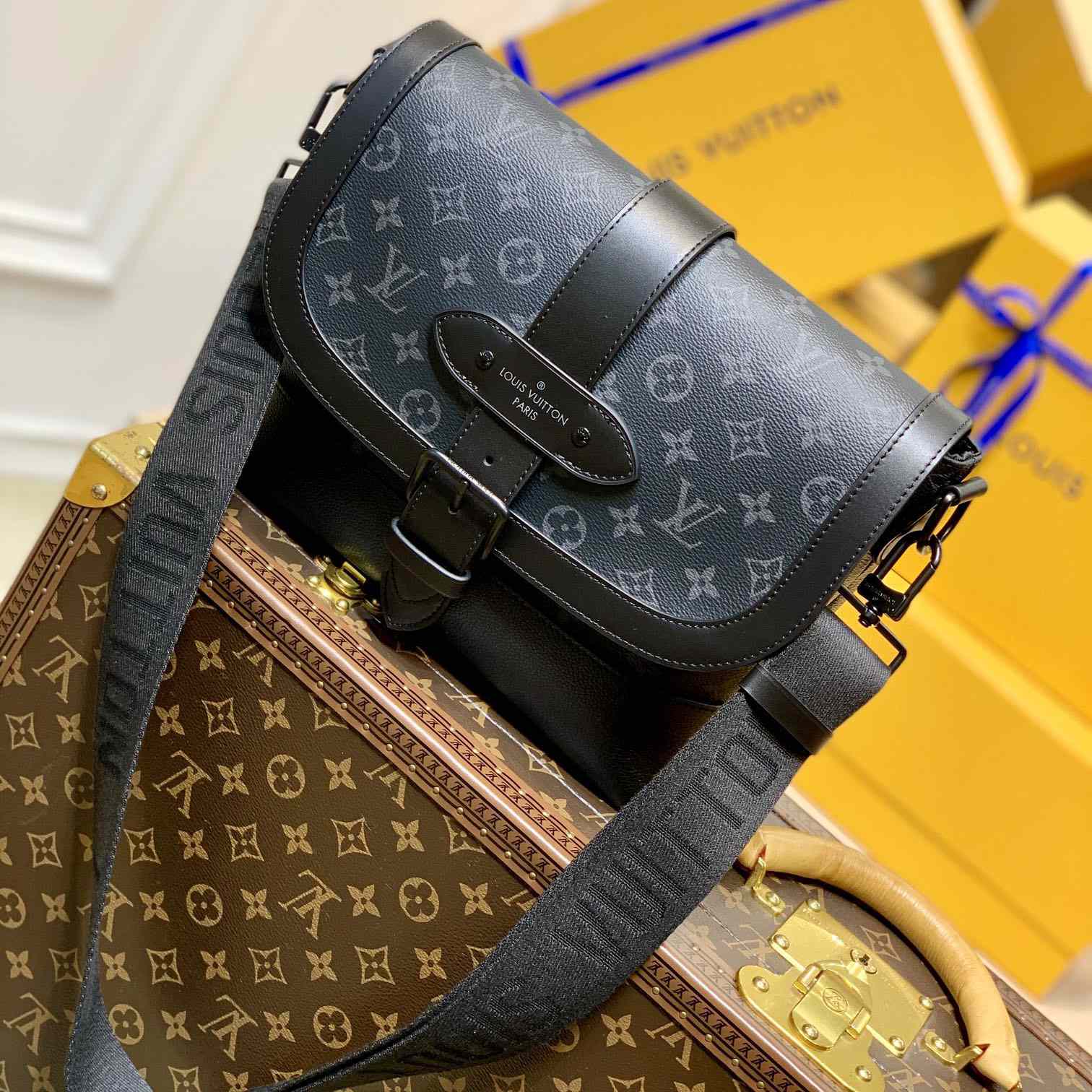 Louis Vuitton  Saumur Messenger(36-23-11cm) M45911 - DesignerGu