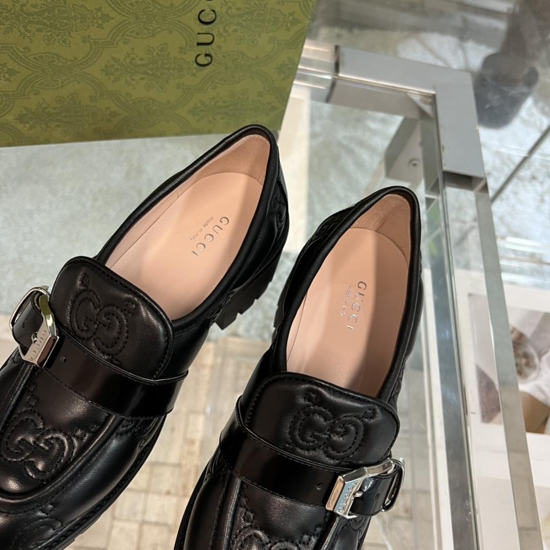 Gucci Women's GG Matelassé Shoe - DesignerGu