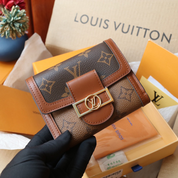 Louis Vuitton Dauphine Compact Wallet (12-9.5-3.5cm)   M68725 - DesignerGu