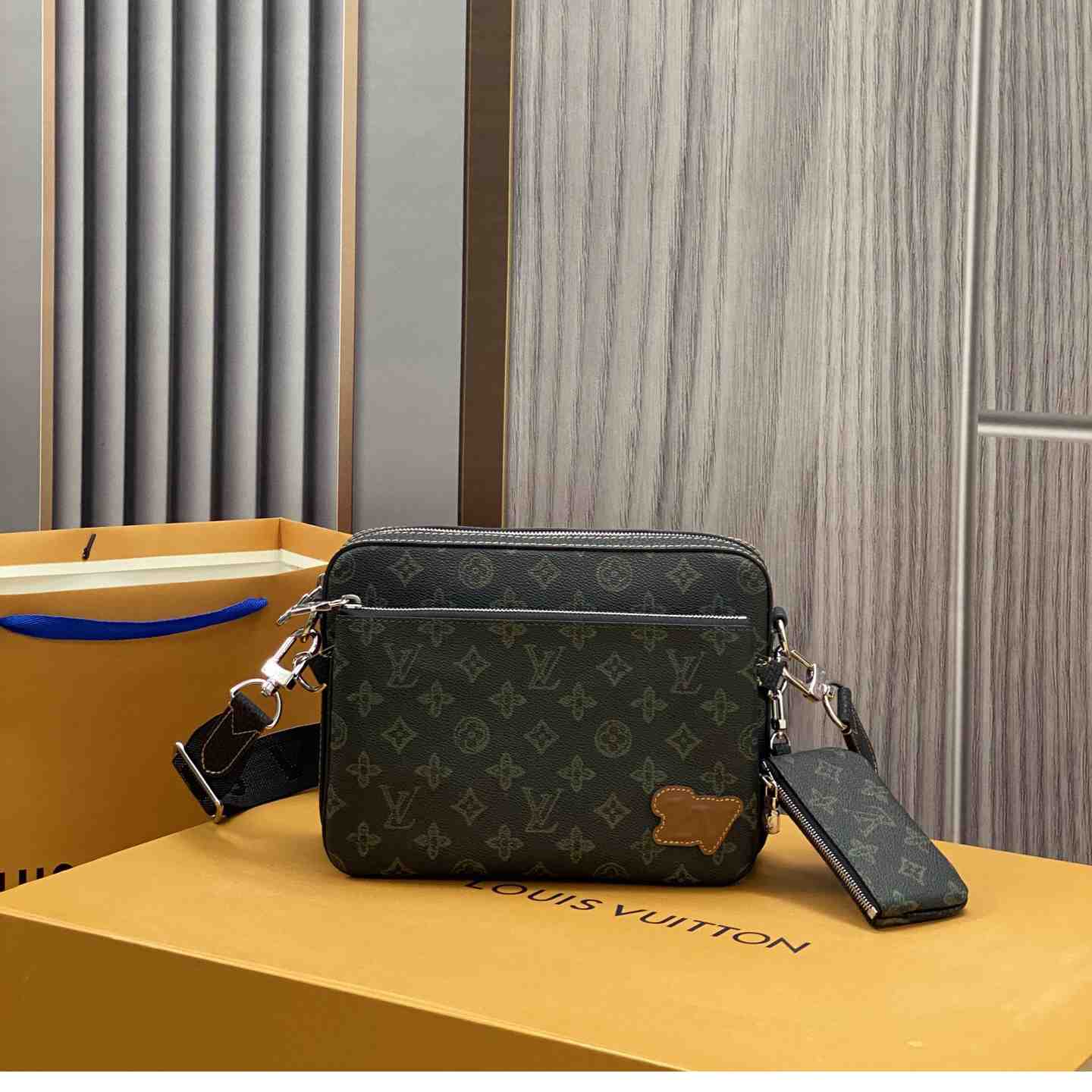 Louis Vuitton Trio Messenger(25-18.5-7cm)   M46340 - DesignerGu