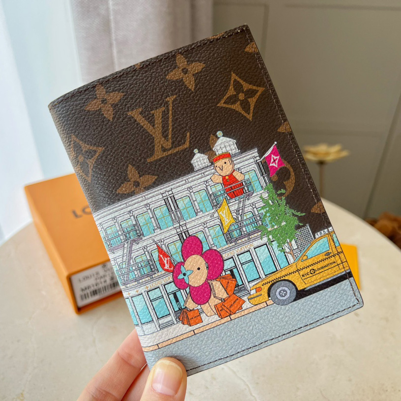 Louis Vuitton Passport Cover   M81614 - DesignerGu