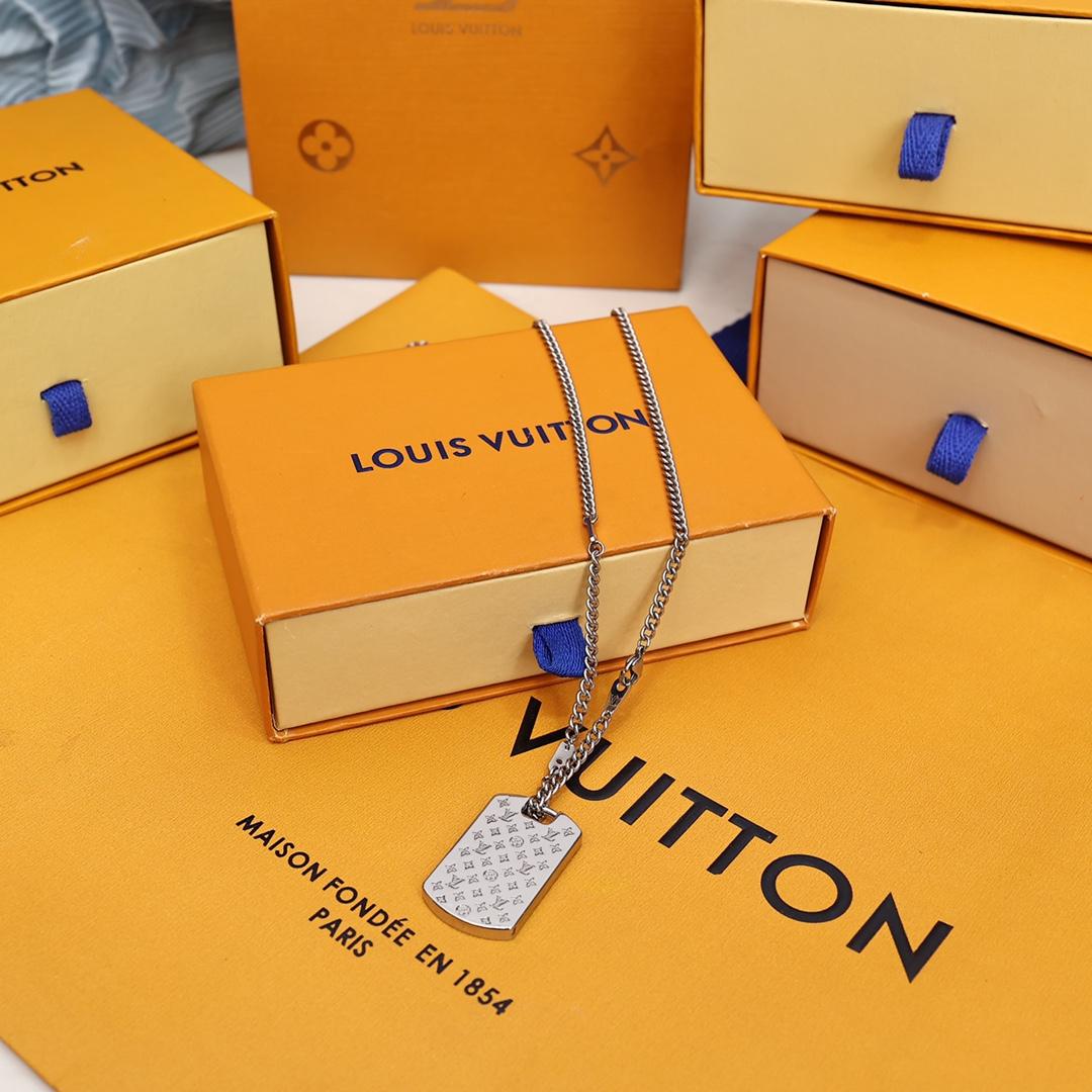 Louis Vuitton LV Shades Locket Pendent     M00883 - DesignerGu