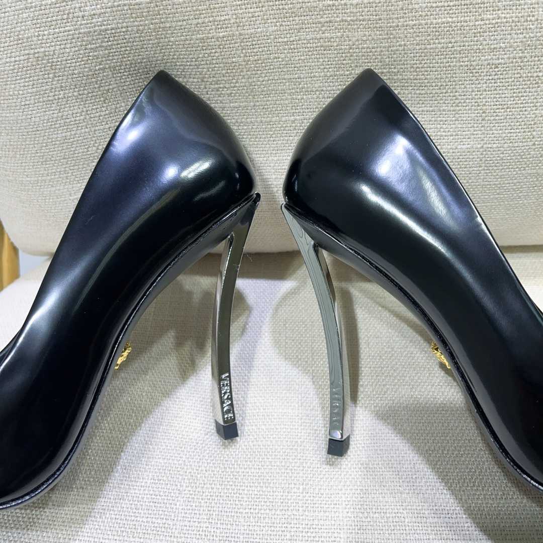 Versace Pin-Point Pumps - DesignerGu