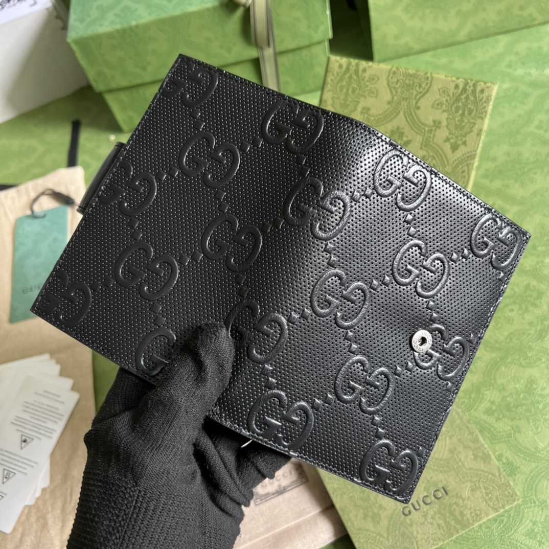 Gucci GG Embossed Passport Case(10.5-14.5cm) - DesignerGu