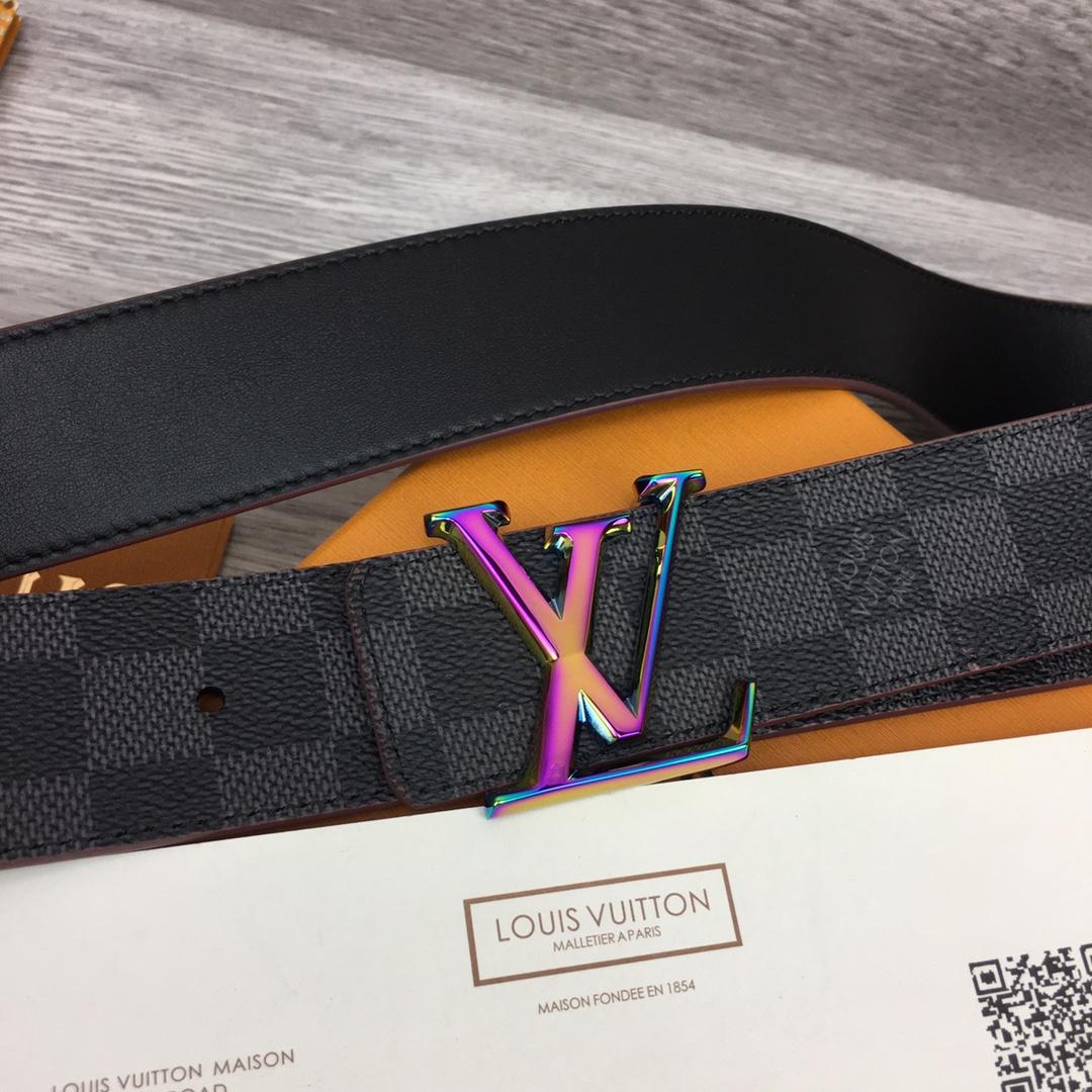 Louis Vuitton  LV Initiales 40mm Reversible Belt - DesignerGu