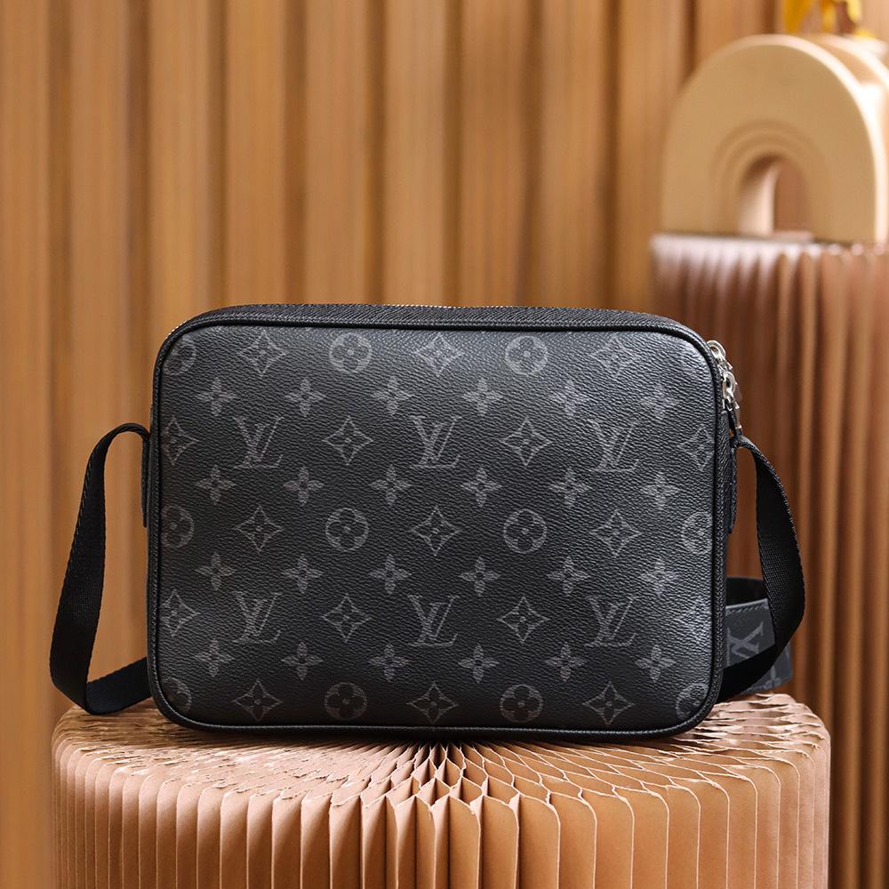  Louis Vuitton Outdoor Messenger(29.5-20-10.5cm)   M30233 - DesignerGu