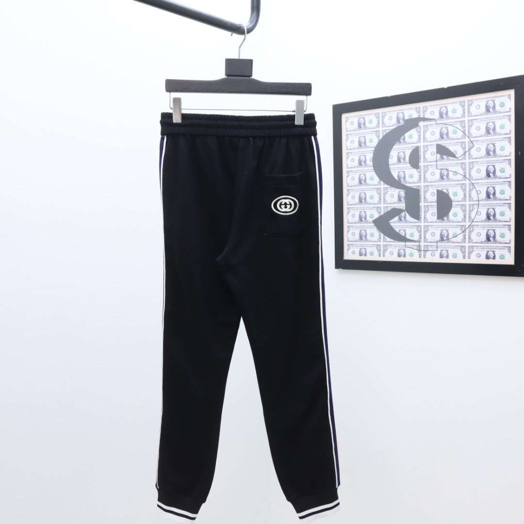 Gucci Zip Jacket & Jogging Pants - DesignerGu