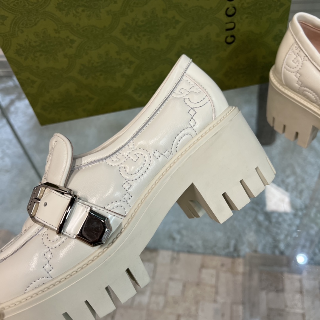 Gucci Women's GG Matelassé Shoe - DesignerGu