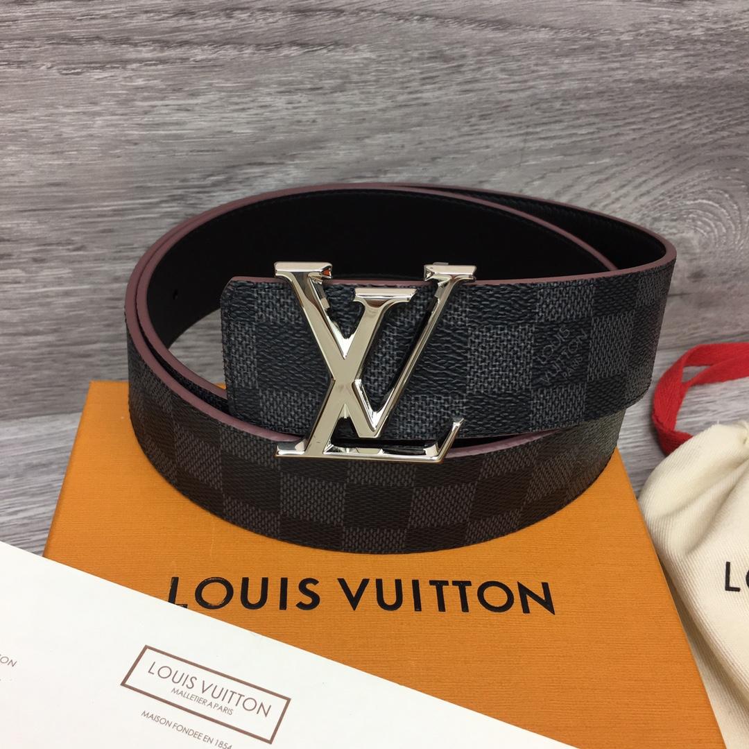 Louis Vuitton  LV Initiales 40mm Reversible Belt - DesignerGu